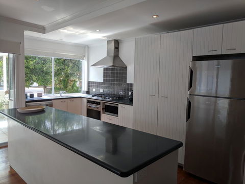 Sobraon ST - Geraldton Accommodation 9
