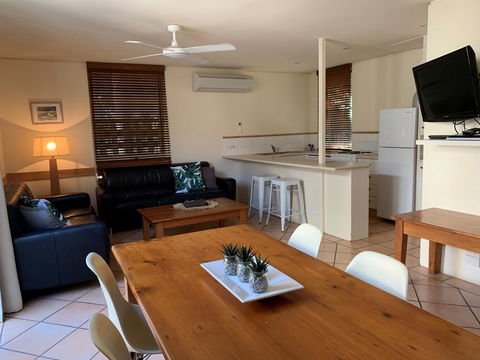 The Hastings Beach Houses - Geraldton Accommodation 13