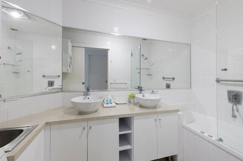 Noosa Shores Resort - Geraldton Accommodation 16