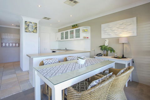 Noosa Shores Resort - Geraldton Accommodation 24