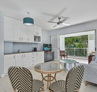 Couples private spa beach getaway - Geraldton Accommodation
