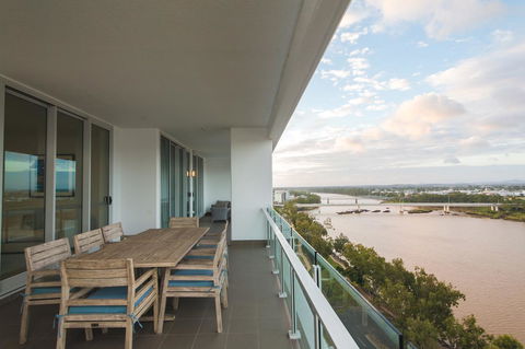 Empire Apartment Hotel Rockhampton - Geraldton Accommodation 1