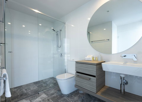 Qube Broadbeach - Geraldton Accommodation 5