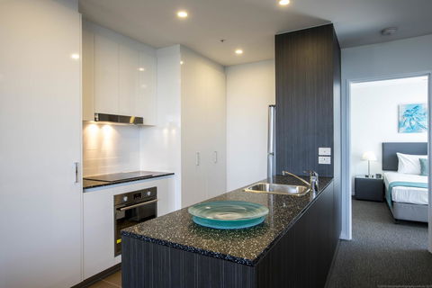 Synergy Broadbeach - Official - Geraldton Accommodation 1