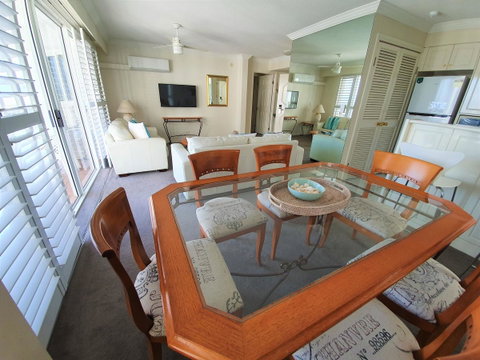 Broadbeach Holiday Apartments - Geraldton Accommodation 15