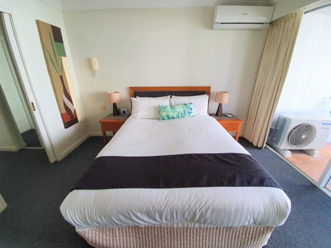 Broadbeach Holiday Apartments - Geraldton Accommodation 28