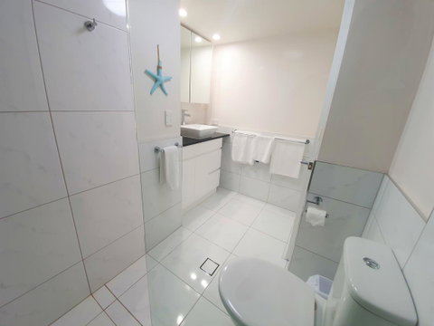 Broadbeach Holiday Apartments - Geraldton Accommodation 8