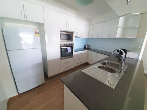 Broadbeach Holiday Apartments - Geraldton Accommodation 10