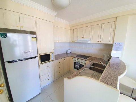 Broadbeach Holiday Apartments - Geraldton Accommodation 16