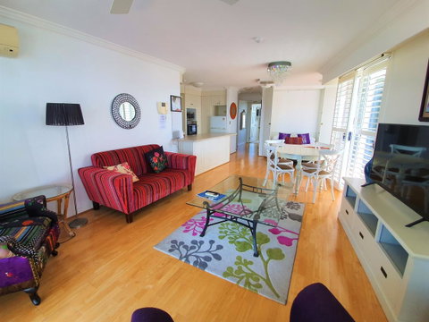 Broadbeach Holiday Apartments - Geraldton Accommodation 22