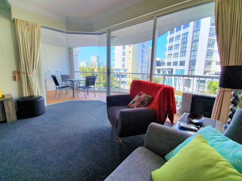 Broadbeach Holiday Apartments - Geraldton Accommodation 3