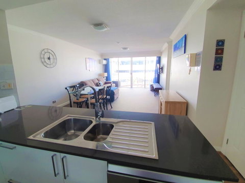 Broadbeach Holiday Apartments - Geraldton Accommodation 11