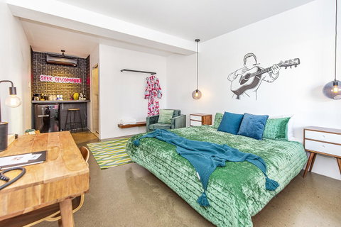 The Pink Hotel Coolangatta - Geraldton Accommodation 27