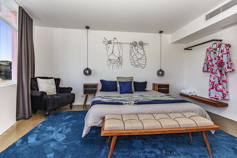 The Pink Hotel Coolangatta - Geraldton Accommodation 10