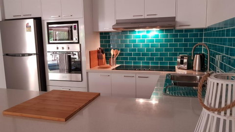Sanctuary Beach Retreat - Geraldton Accommodation 8