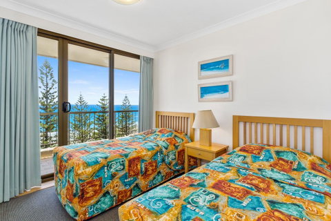 Columbia Beachfront Apartments On Rainbow Bay - Geraldton Accommodation 36