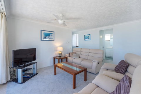 Columbia Beachfront Apartments On Rainbow Bay - Geraldton Accommodation 5