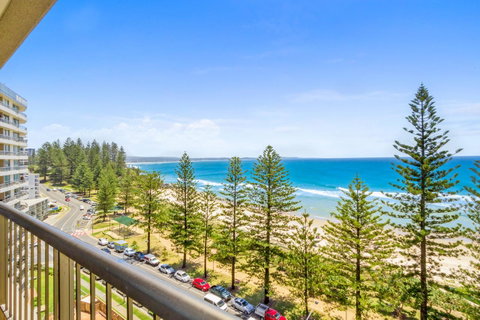 Columbia Beachfront Apartments On Rainbow Bay - Geraldton Accommodation 26