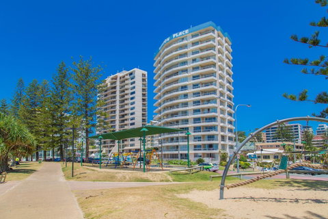 Columbia Beachfront Apartments On Rainbow Bay - Geraldton Accommodation 3