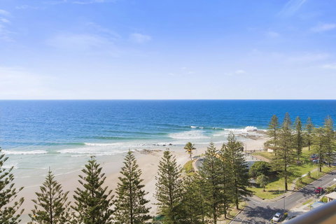 Columbia Beachfront Apartments On Rainbow Bay - Geraldton Accommodation 42