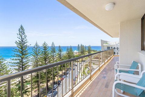 Columbia Beachfront Apartments On Rainbow Bay - Geraldton Accommodation 27