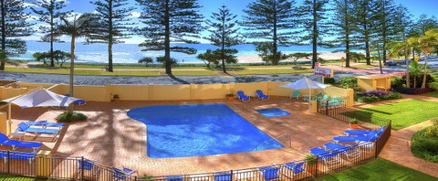 Columbia Beachfront Apartments On Rainbow Bay - Geraldton Accommodation 2