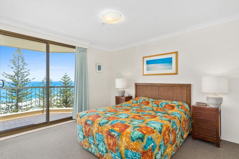 Columbia Beachfront Apartments On Rainbow Bay - Geraldton Accommodation 34