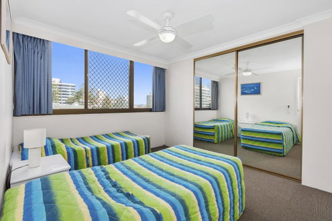 Columbia Beachfront Apartments On Rainbow Bay - Geraldton Accommodation 32