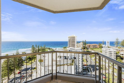 Columbia Beachfront Apartments On Rainbow Bay - Geraldton Accommodation 41