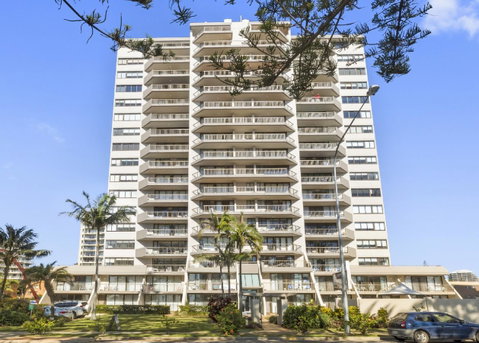 Columbia Beachfront Apartments On Rainbow Bay - Geraldton Accommodation 4