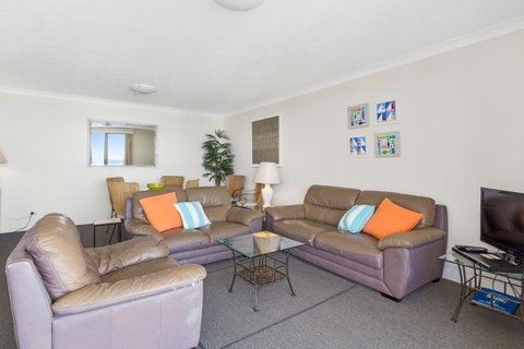 Columbia Beachfront Apartments On Rainbow Bay - Geraldton Accommodation 30
