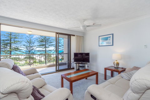 Columbia Beachfront Apartments On Rainbow Bay - Geraldton Accommodation 8