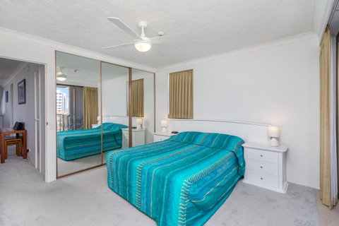 Columbia Beachfront Apartments On Rainbow Bay - Geraldton Accommodation 15