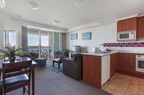 Crystal Bay On The Broadwater - Geraldton Accommodation 33