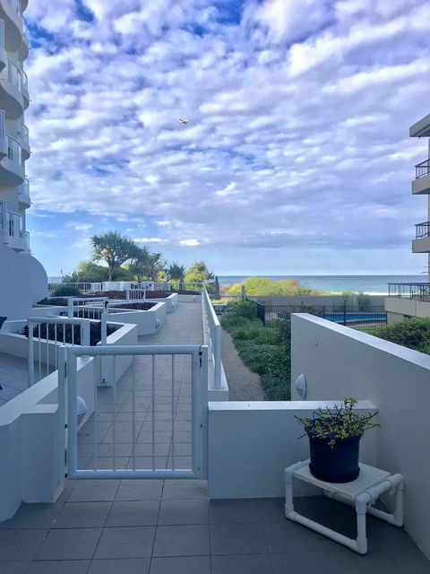 Regency On The Beach - Geraldton Accommodation 8