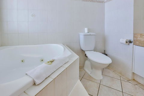 Regency On The Beach - Geraldton Accommodation 5