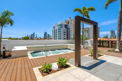 Qube Broadbeach Ocean View Apartments - Geraldton Accommodation 12