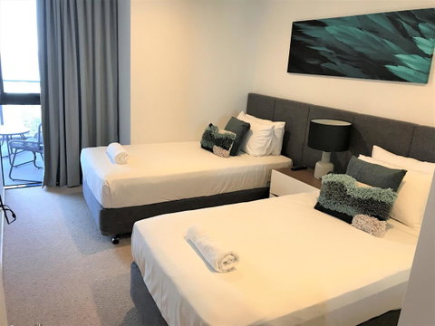 Qube Broadbeach Ocean View Apartments - Geraldton Accommodation 24