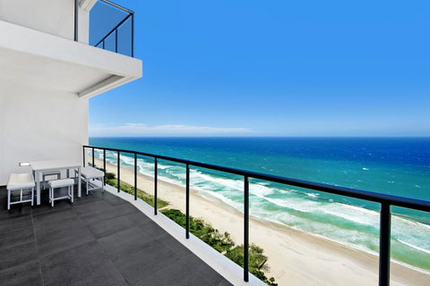 ULTIQA Air On Broadbeach - Geraldton Accommodation 0