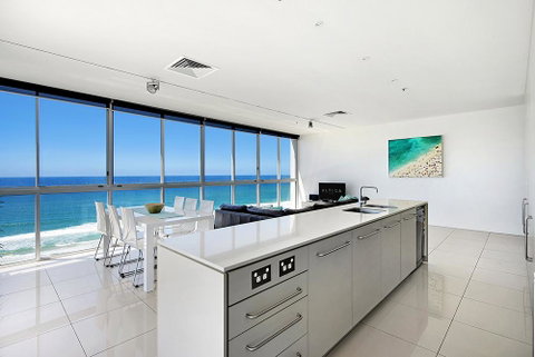 ULTIQA Air On Broadbeach - Geraldton Accommodation 1