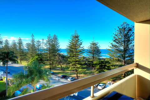Oceania On Burleigh Beach - Geraldton Accommodation 0