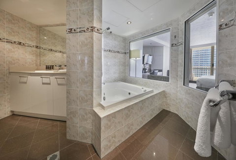 Novotel Surfers Paradise - Geraldton Accommodation 10