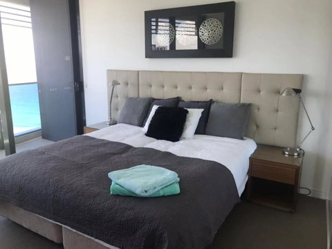 Luxury 3 Bedroom In Heart Of Broadbeach - Geraldton Accommodation 20
