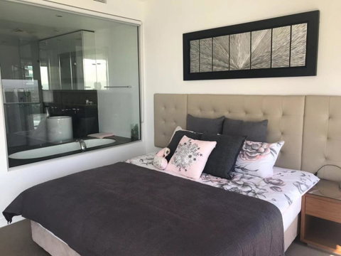 Luxury 3 Bedroom In Heart Of Broadbeach - Geraldton Accommodation 16