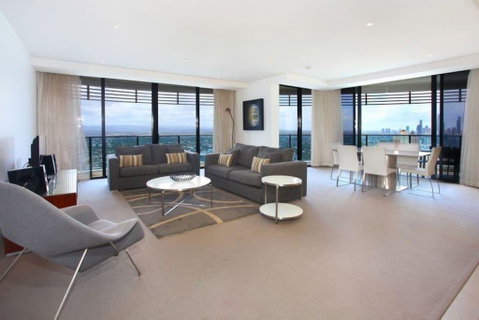 Luxury 3 Bedroom In Heart Of Broadbeach - Geraldton Accommodation 3