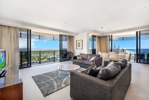Luxury 3 Bedroom In Heart Of Broadbeach - Geraldton Accommodation 0