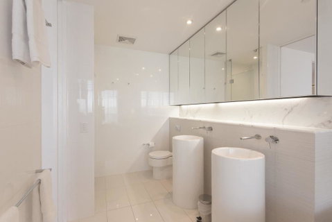 Luxury 3 Bedroom In Heart Of Broadbeach - Geraldton Accommodation 4