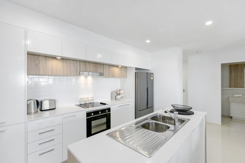 Spice Broadbeach - Gclr - Geraldton Accommodation 7