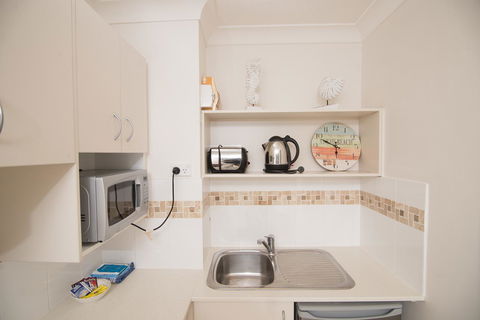 Bay Of Palms - Geraldton Accommodation 42