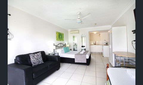 Bay Of Palms - Geraldton Accommodation 25